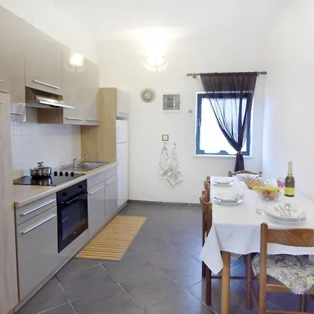Apartman With Parking Space Grupija, Umag - 23568 Savudrija